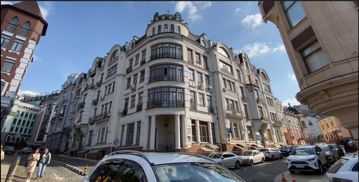 Будинок, де знаходиться квартира Віри Брежнєвої
