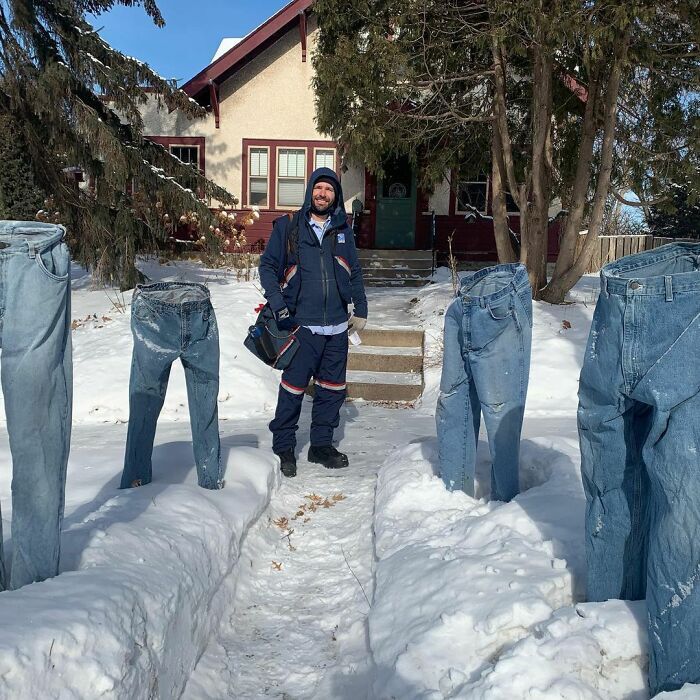 Выставка замороженных джинсов.