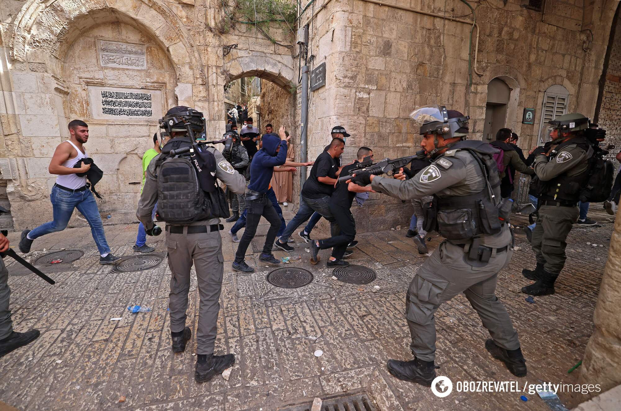 У Єрусалимі знову спалахнули масові зіткнення, постраждали сотні осіб. Фото та відео