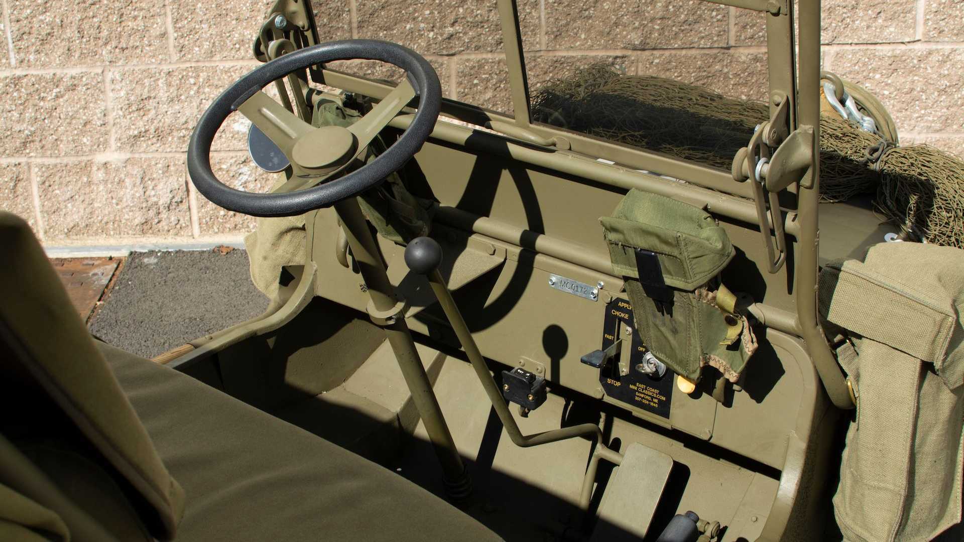 Салон армійського авто