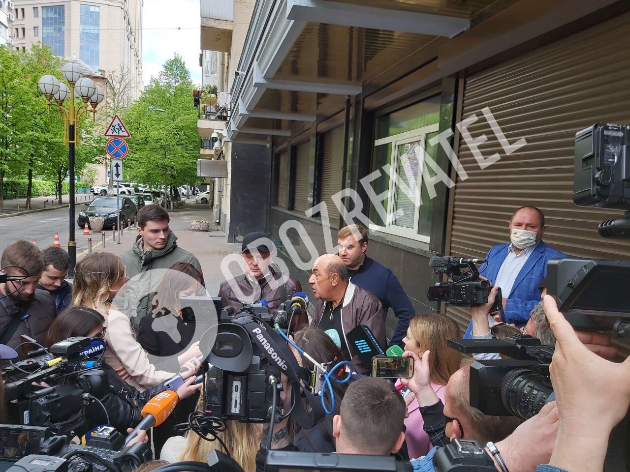 Медведчук прибув в Офіс Генпрокурора і заявив, що готовий до арешту. Відео