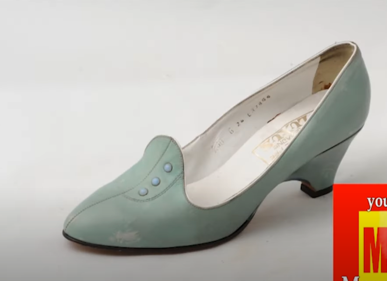 Женские туфли фирмы LUXUS