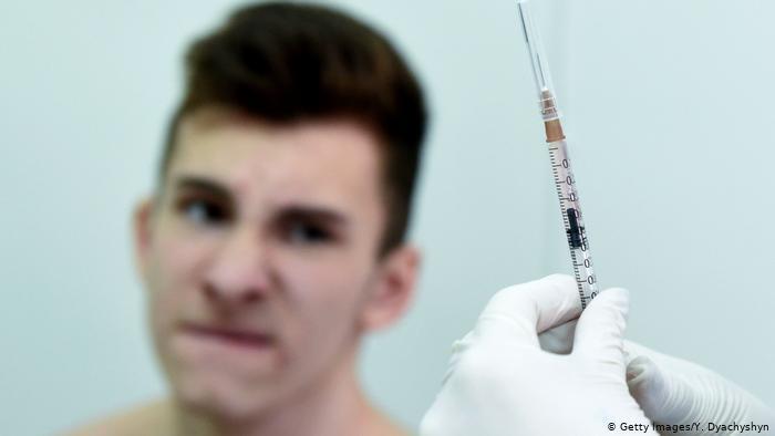 Друга доза вакцини Moderna або Pfizer від COVID-19: важлива чи не потрібна