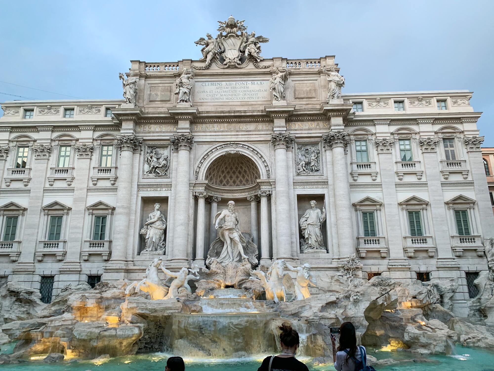 Фонтан Треви – самый красивый и крупный фонтан Рима.