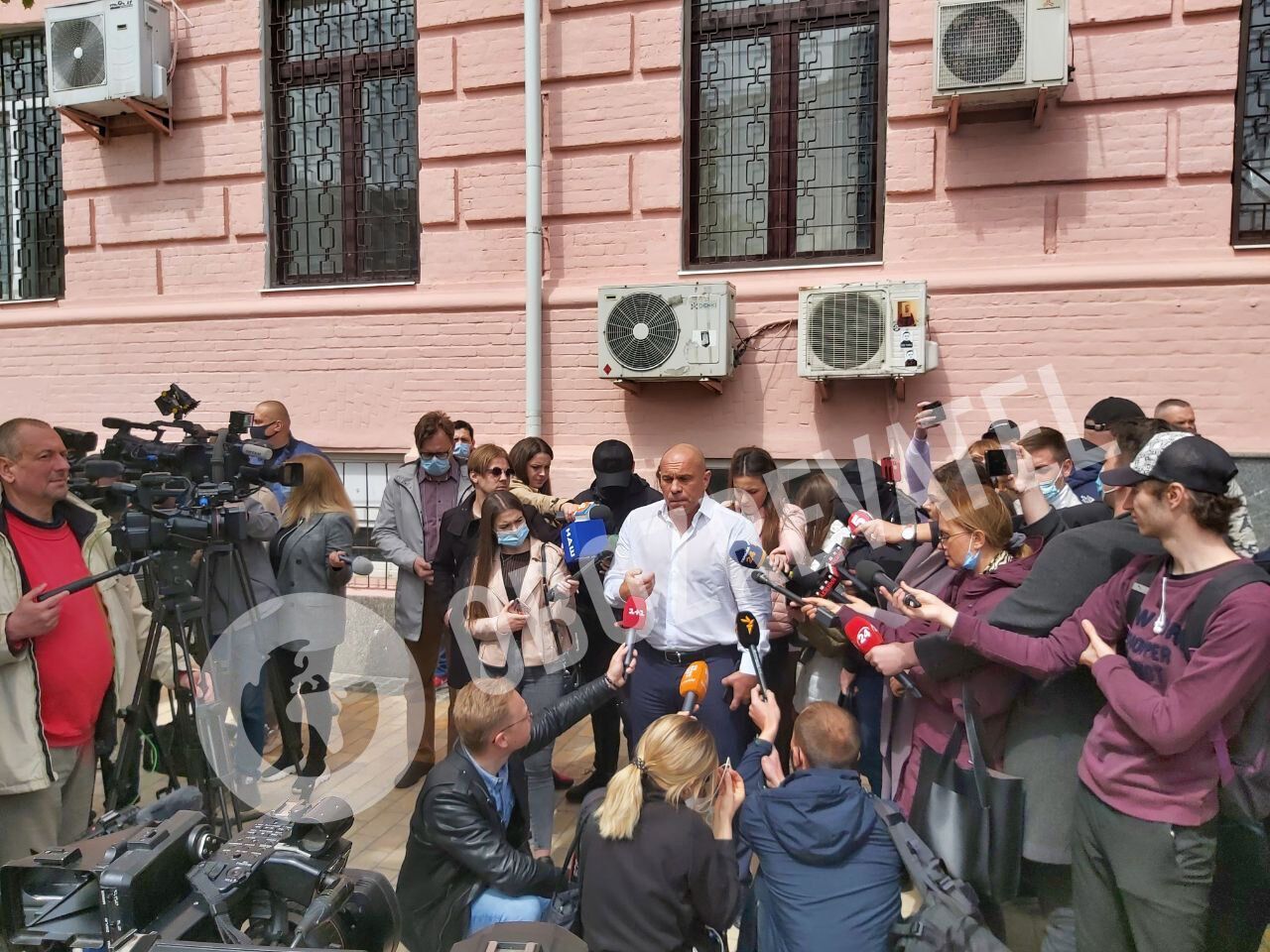 Нардепи від ОПЗЖ захотіли взяти Медведчука на поруки й заплатити заставу