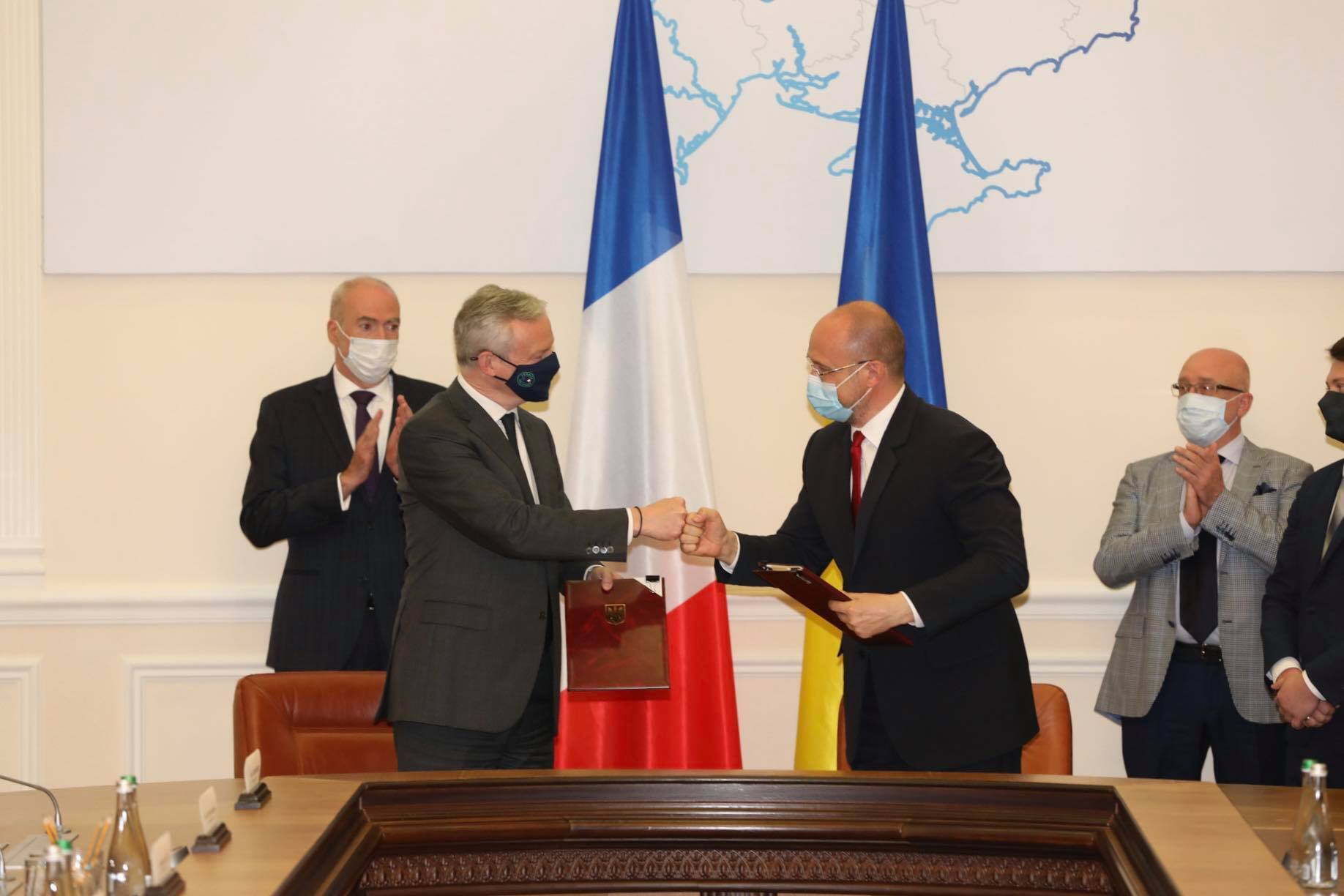 Україна і Франція підписали чотири угоди