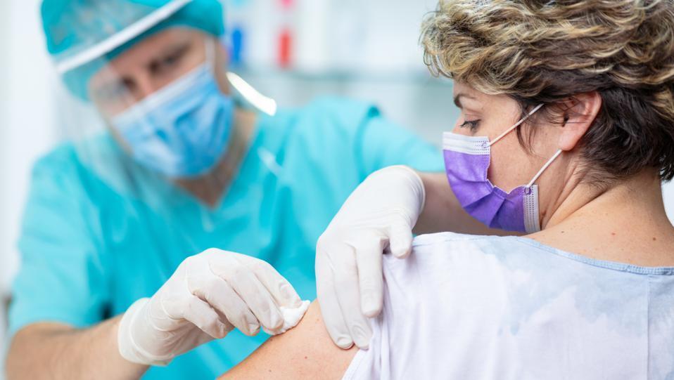 Вакцина COVID-19 від Sanofi-GSK пройшла успішні випробування на людях