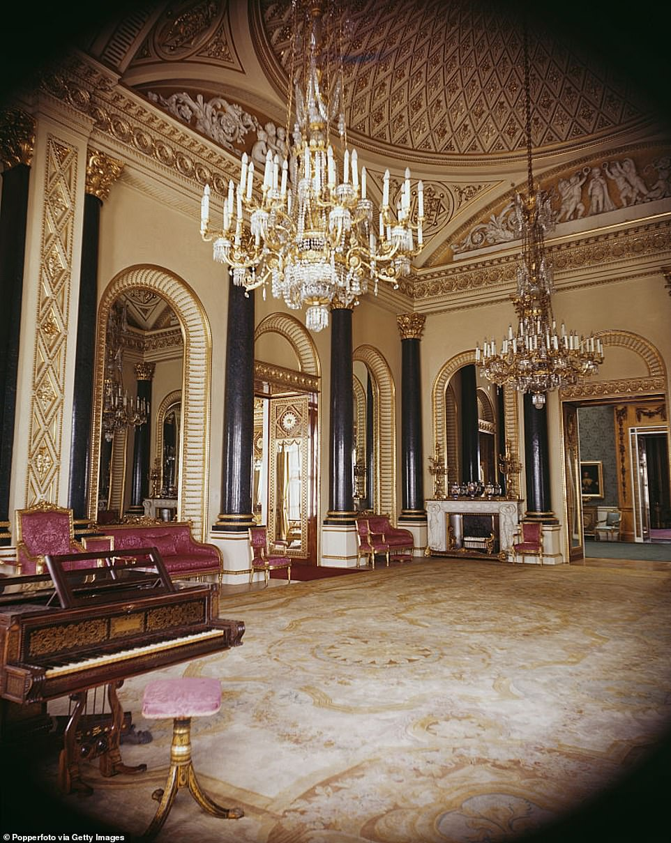Также в лондонском доме королевы есть музыкальная комната