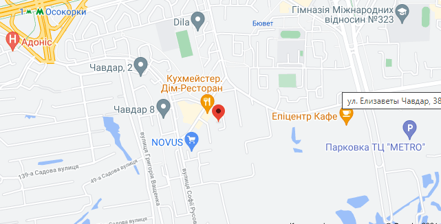 Будинок розташований неподалік від станції метро "Осокорки".
