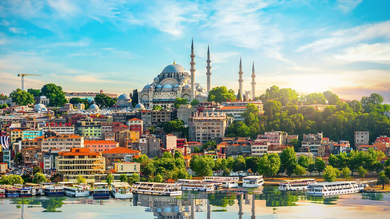 Туреччина скасувала ПЛР-тести для туристів з України