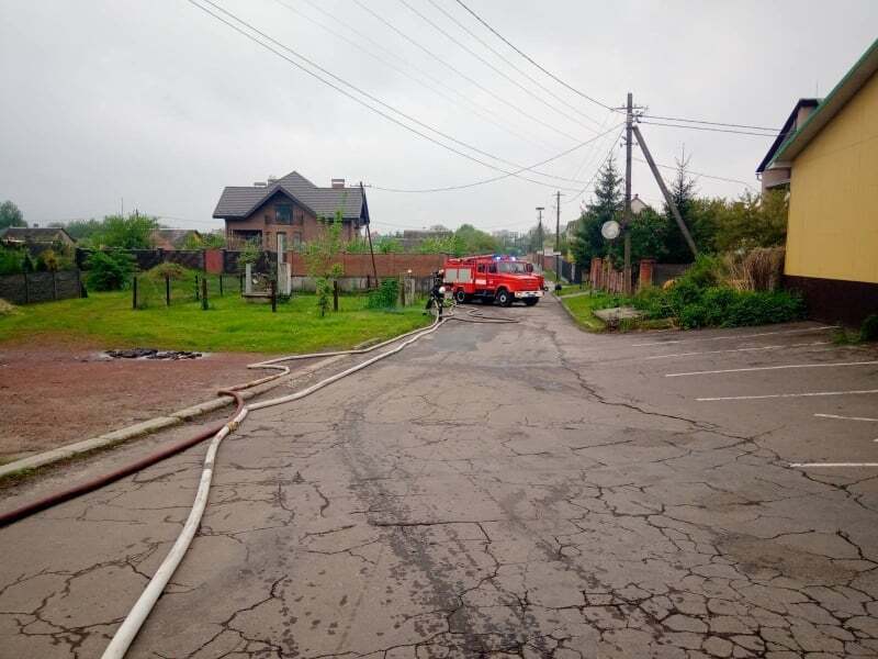 На Львовщине затопило город: под водой оказались дома и улицы. Видео