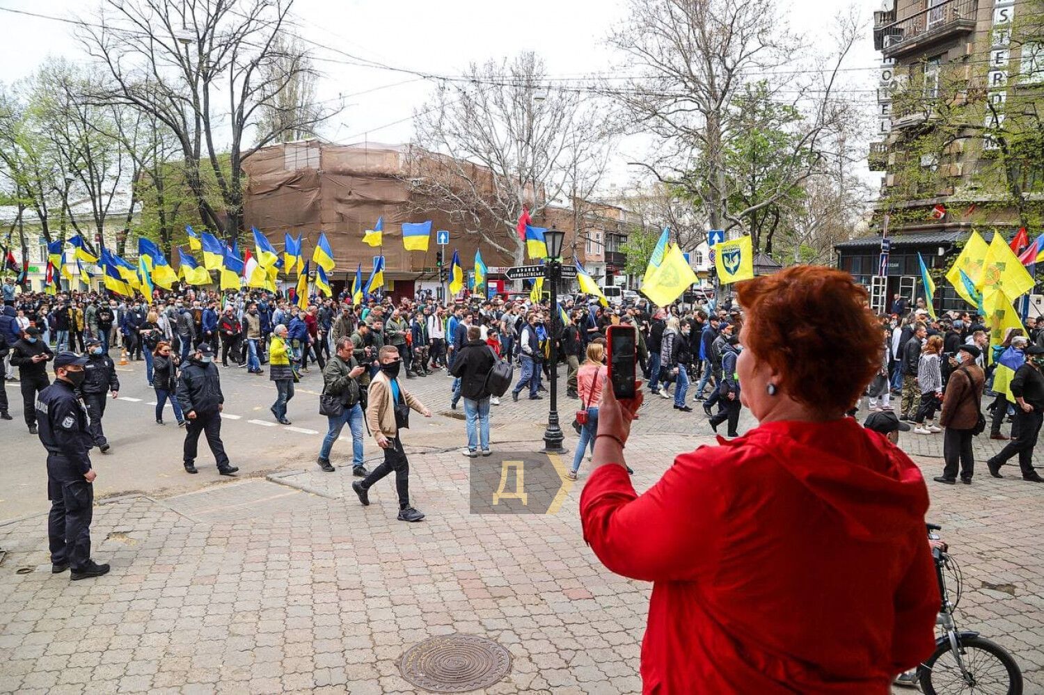 В марше и митинге приняло участие примерно 1200 человек.