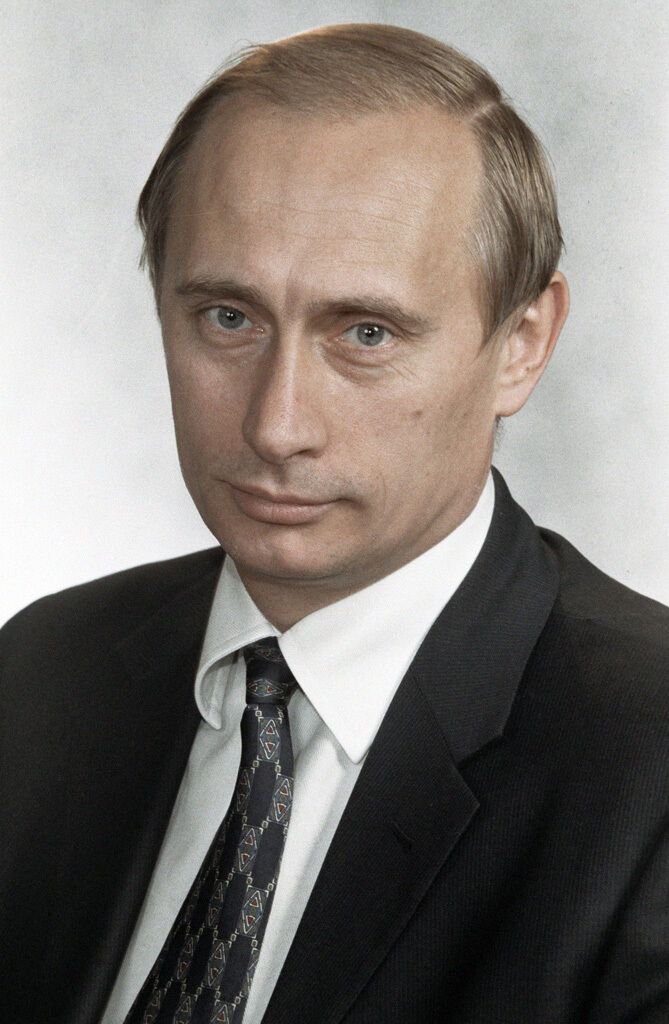 В 1998 году Путин был директором Федеральной службы безопасности РФ