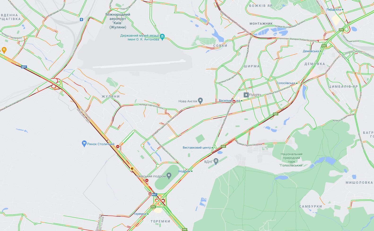 Окружна дорога, проспекти Глушакова та Голосіївський.