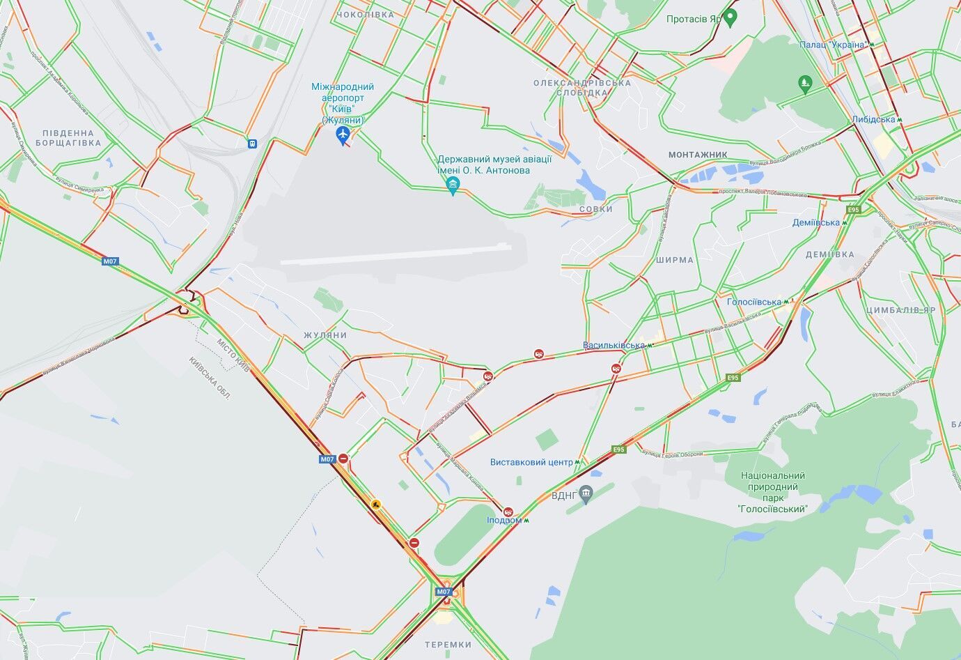 Окружна дорога, проспекти Глушакова та Голосіївський.