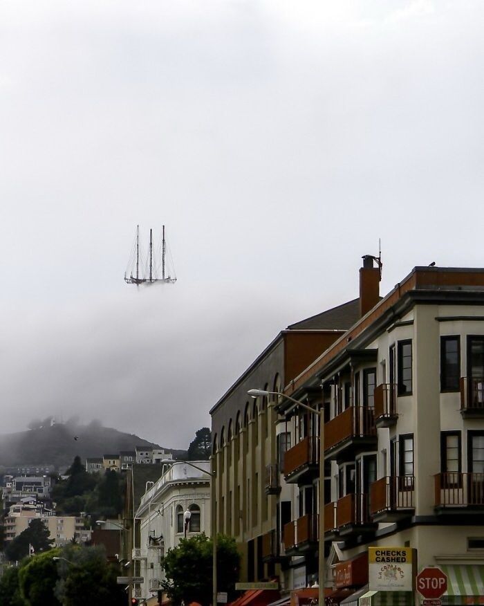Туман в Сан-Франциско покрыл весь город