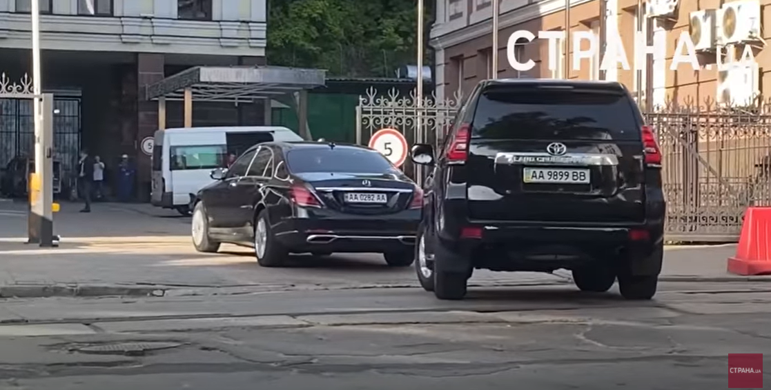 Супруга президента ездит на бронированном Mercedes S класса