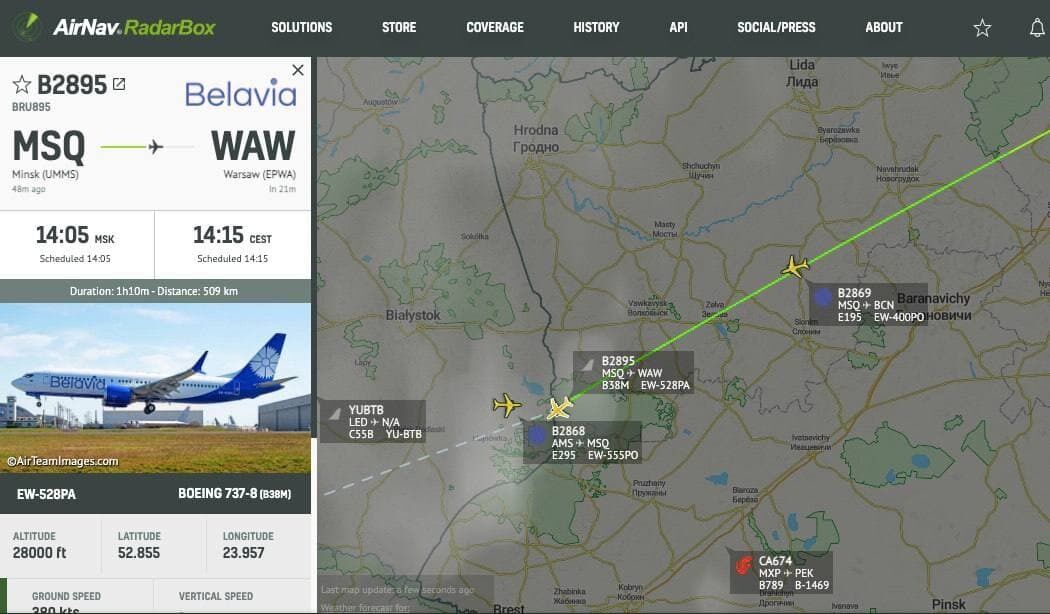 Рейс "Белавиа" из Минска в Варшаву спокойно пересек польскую границу