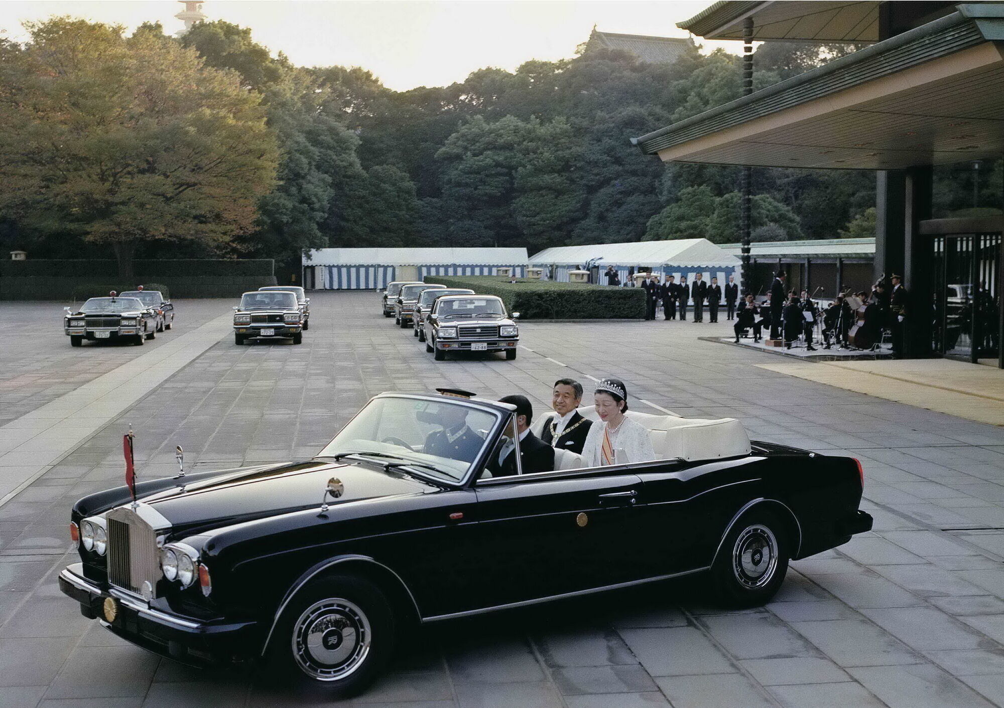 Rolls-Royce Corniche III імператора Японії