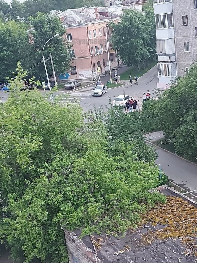 В России экс-сотрудник МВД открыл стрельбу по прохожим: ранена 9-летняя девочка