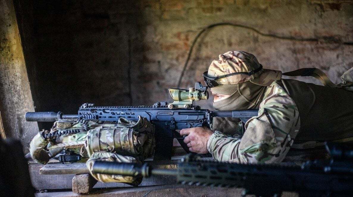 Снайпер СБУ тренується знешкоджувати ворога
