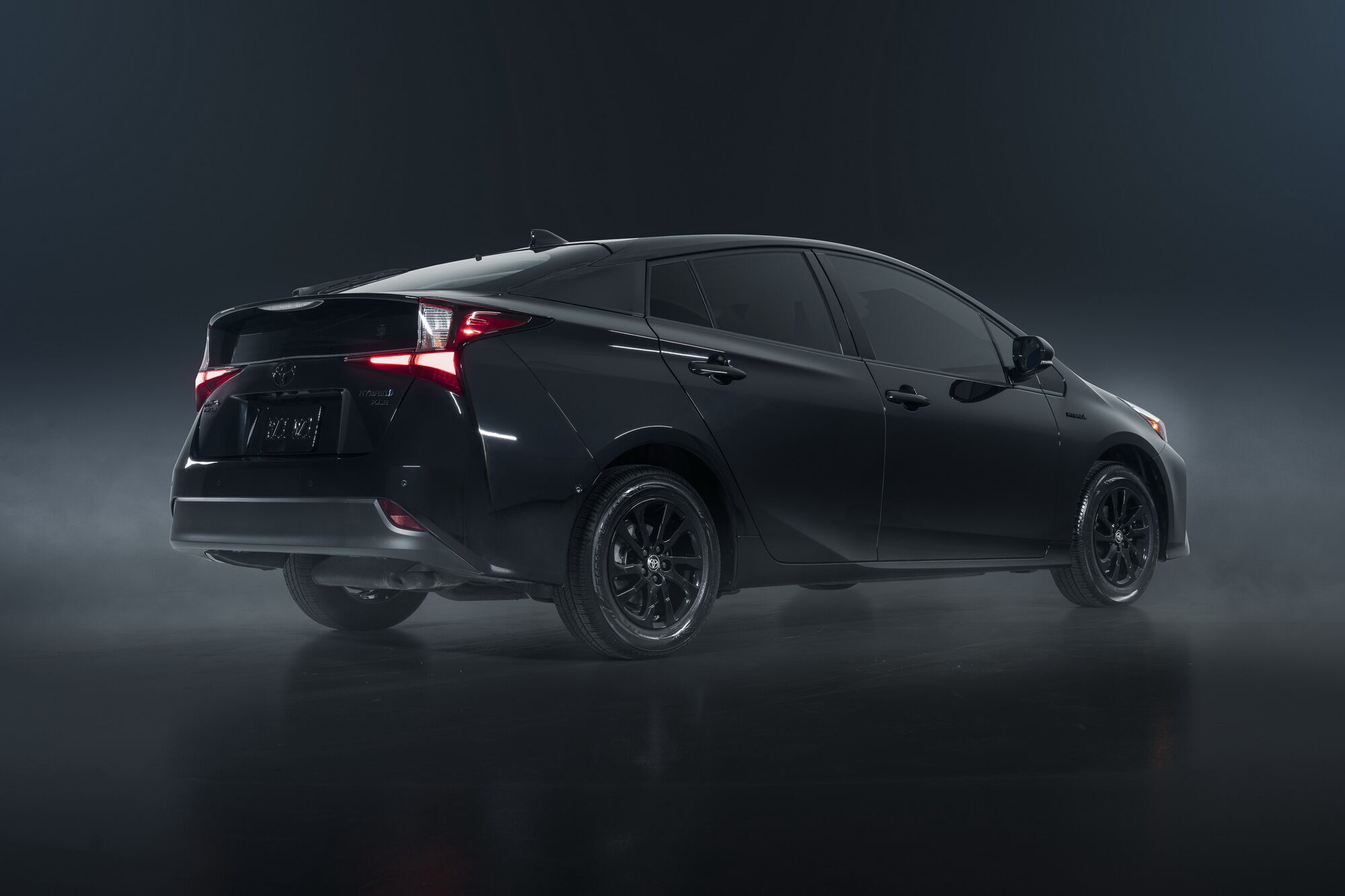 В продаже на американском рынке Prius Nightshade появится осенью