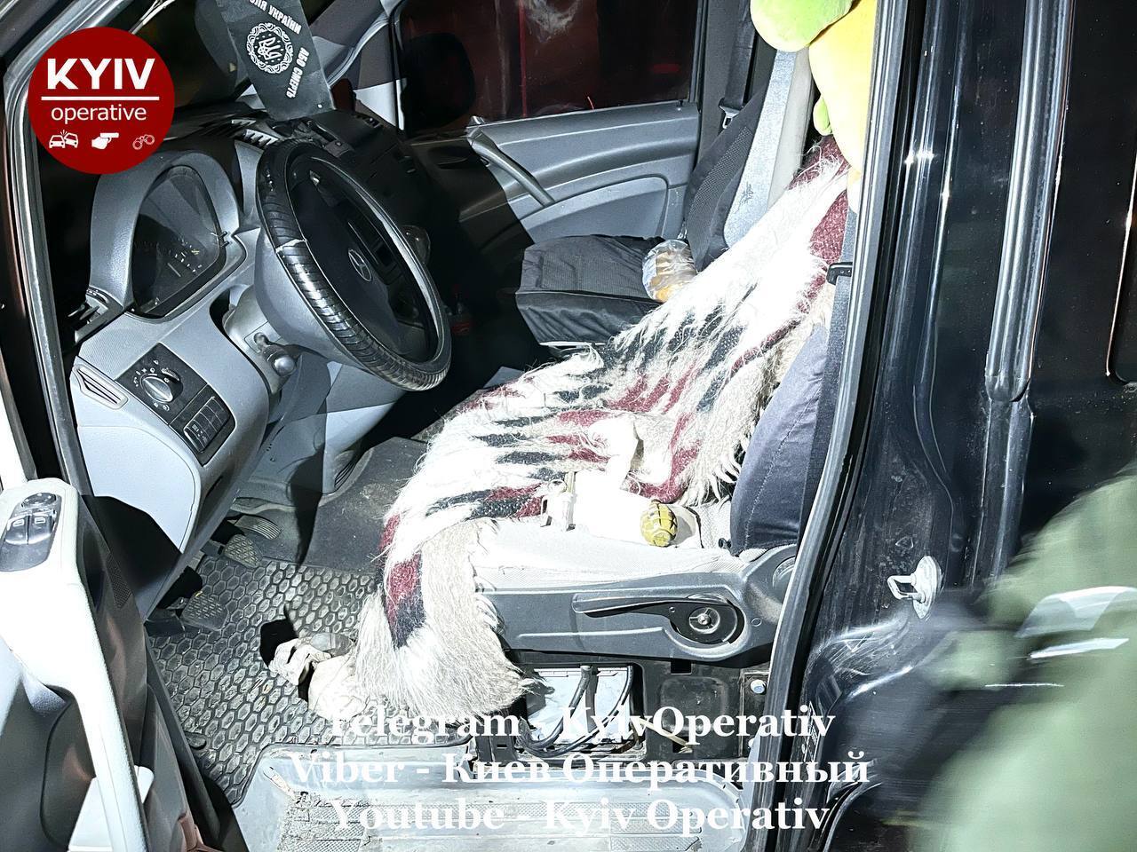 В Киеве задержали нетрезвого водителя без прав с гранатой в авто. Фото
