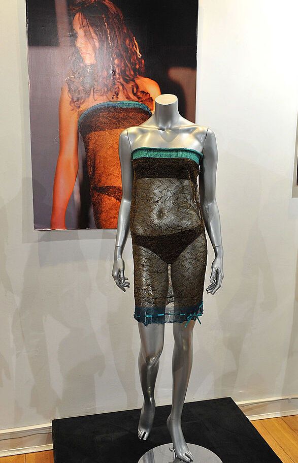 На одном из показов Миддлтон позировала в прозрачном платье