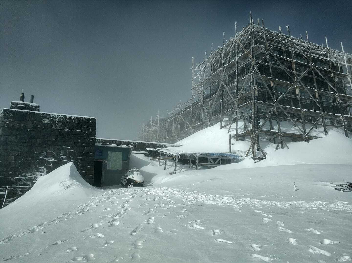 Снег на горе Поп Иван Черногорский.