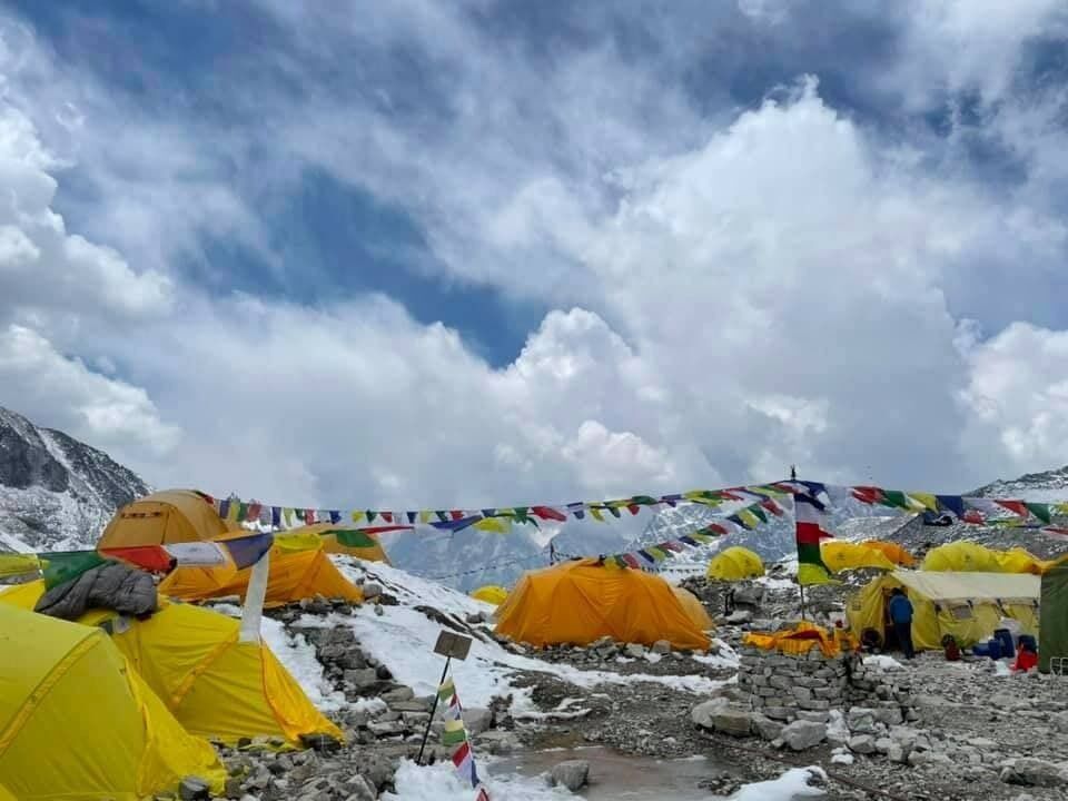 Украинские альпинисты застряли в Непале во время установки рекорда