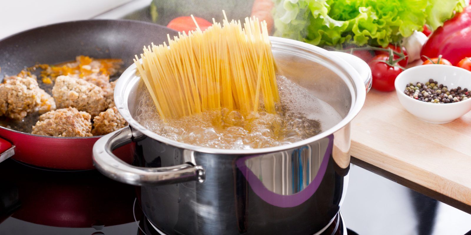 Спагетти после приготовления мыть не нужно