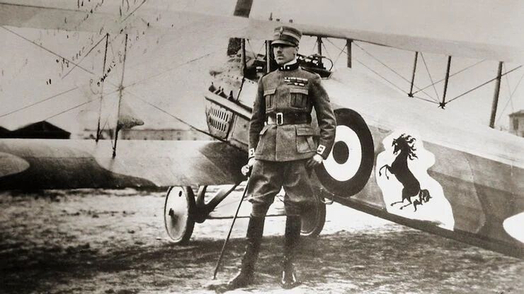 Франческо Баракко та його літак із намальованим конем