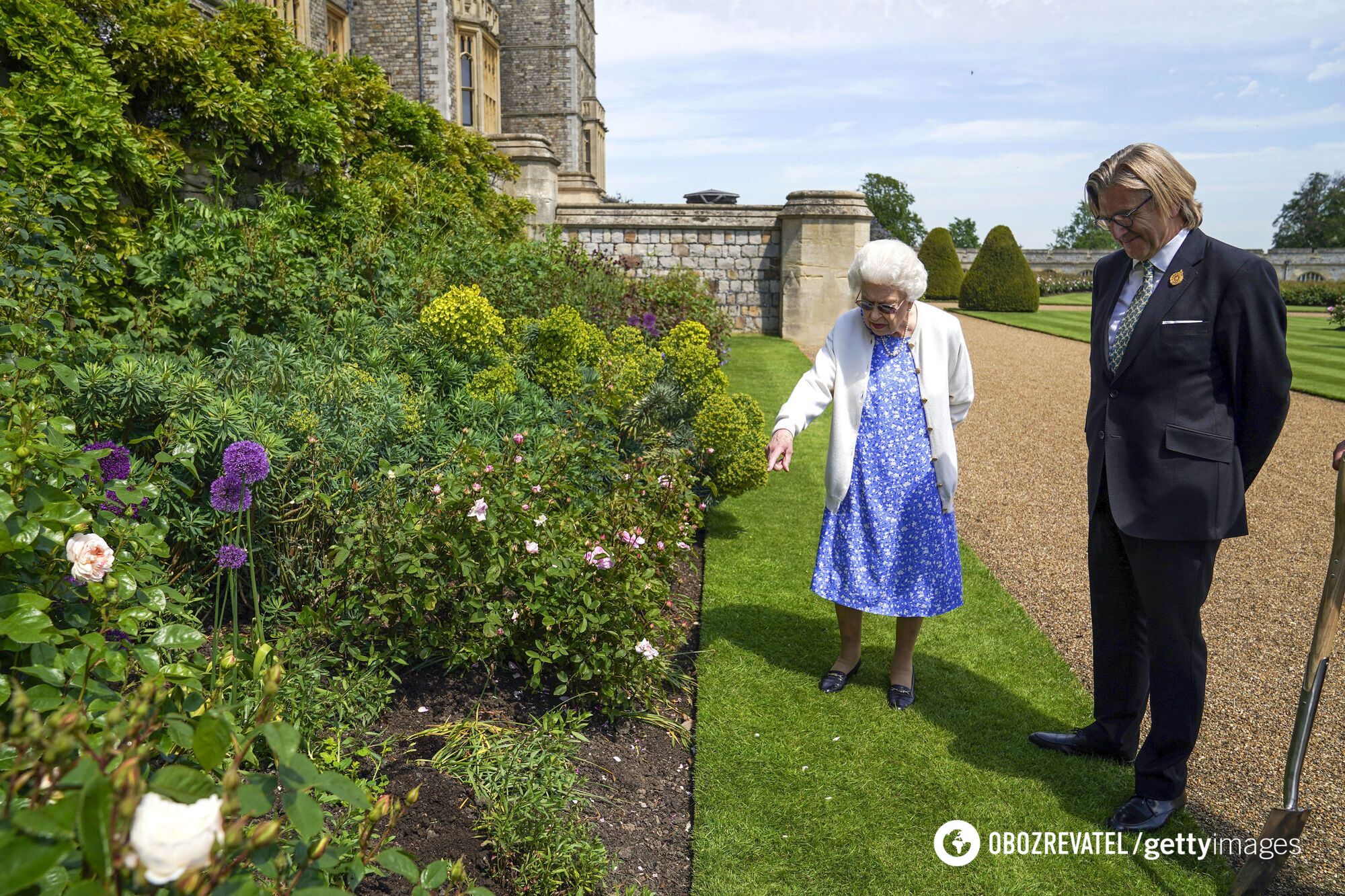 Єлизавета II посадила новий вид троянд на честь 100-річного ювілею принца Філіпа