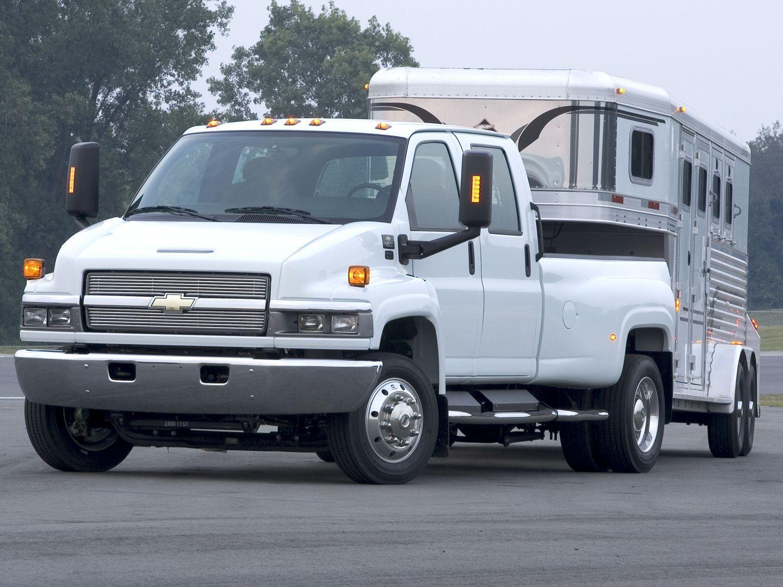 Chevrolet C4500 Kodiak Pickup – один з найбільших пікапів, які можна придбати