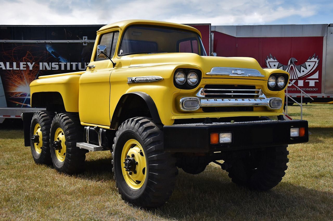 Chevrolet Apache 38 6x6, створений на базі пікапу Chevrolet