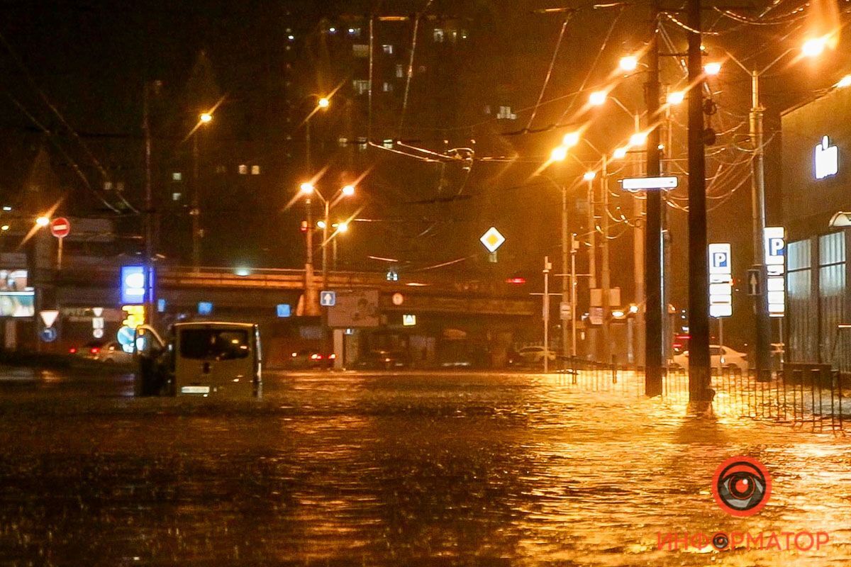 Вода не уходит.