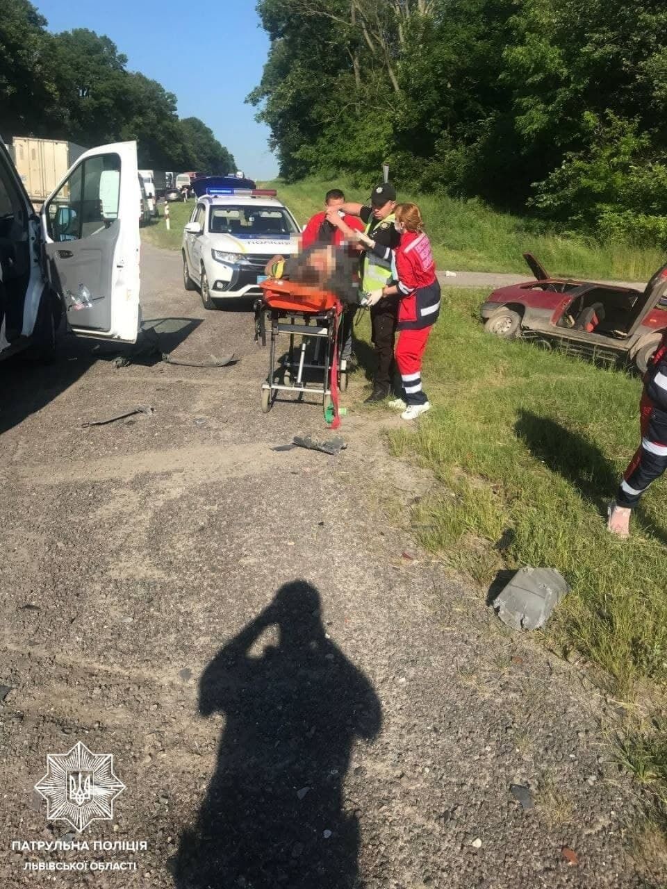 Водія легковика госпіталізували.