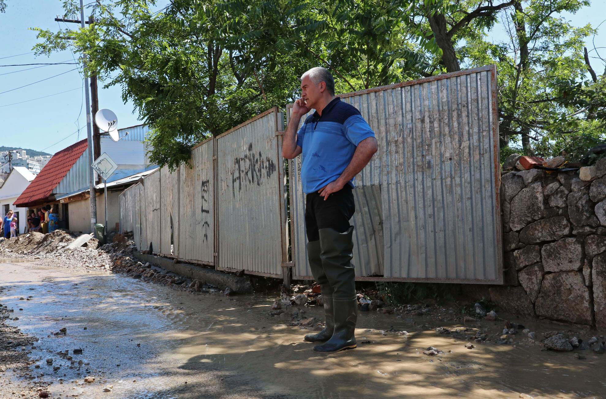 Аксенов назвал "катастрофическим" ущерб Ялты от наводнения