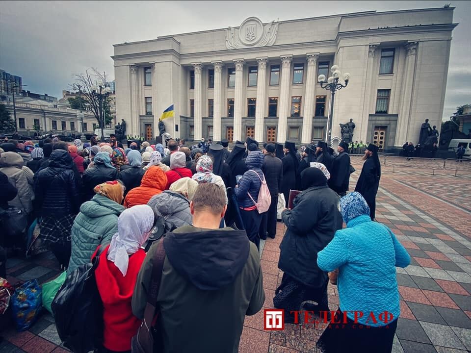 Верующие протестовали под Радой