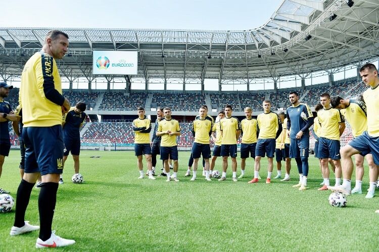 Українці з ранку провели тренування перед матчем.