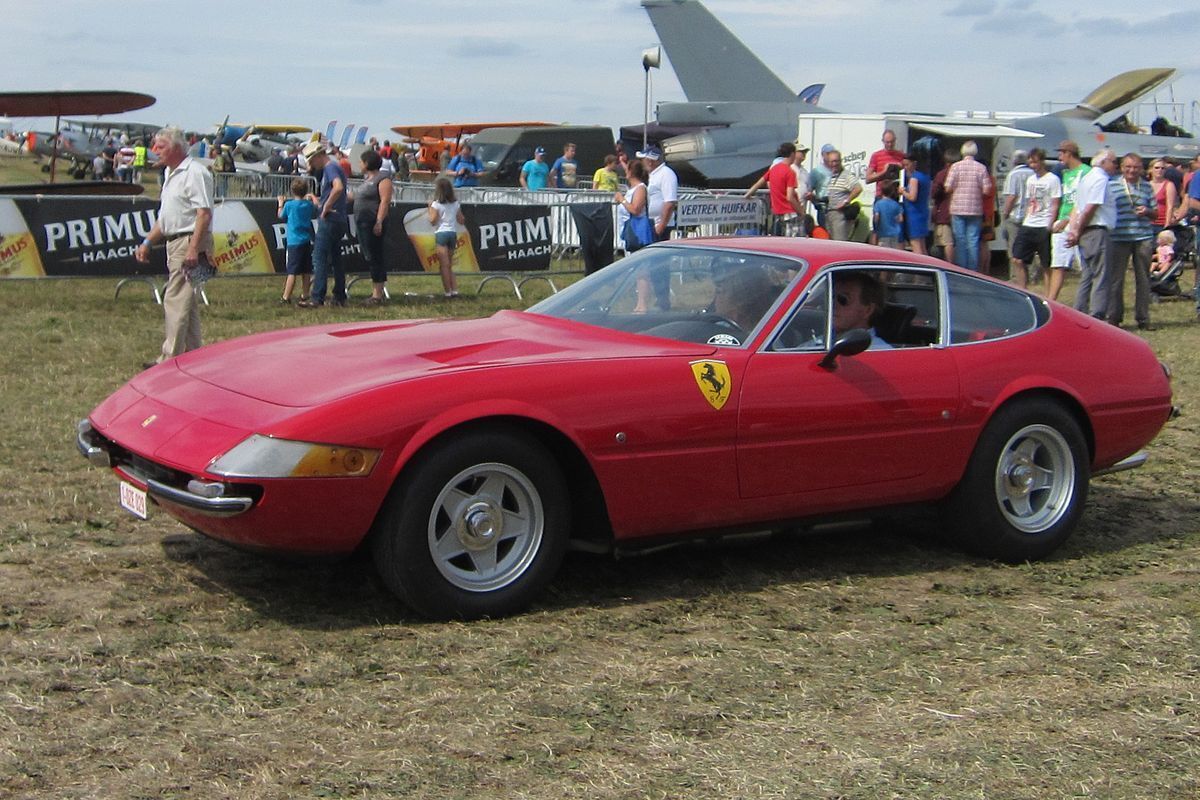 Ferrari 365 GTB 4 "Daytona" превзошла в скорости Lamborghini Miura
