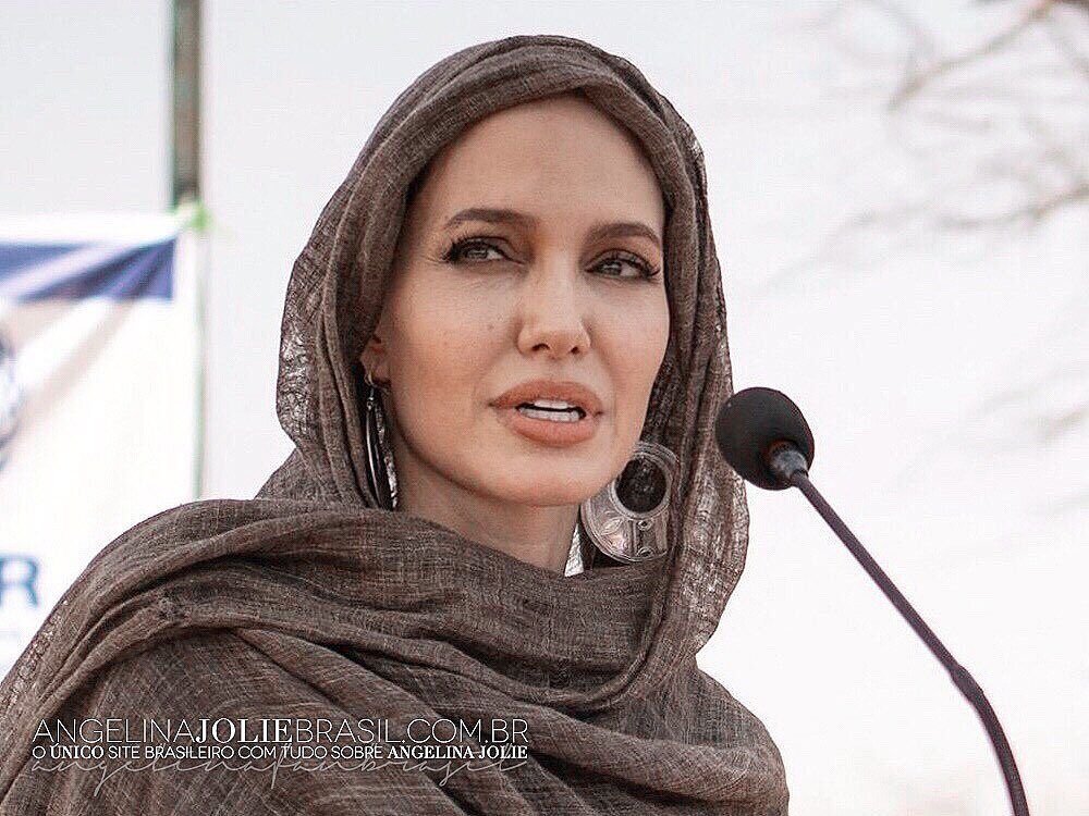 Анджеліна Джолі з'явилася в Буркіна-Фасо.