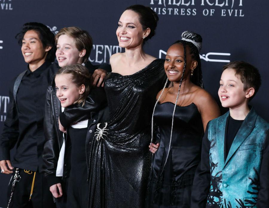 Анджеліна Джолі разом зі своїми дітьми