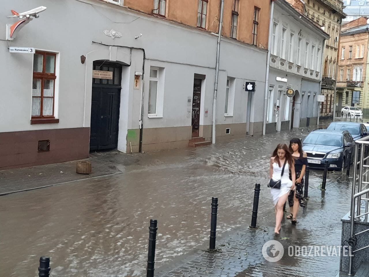 Затоплені вулиці Львова.