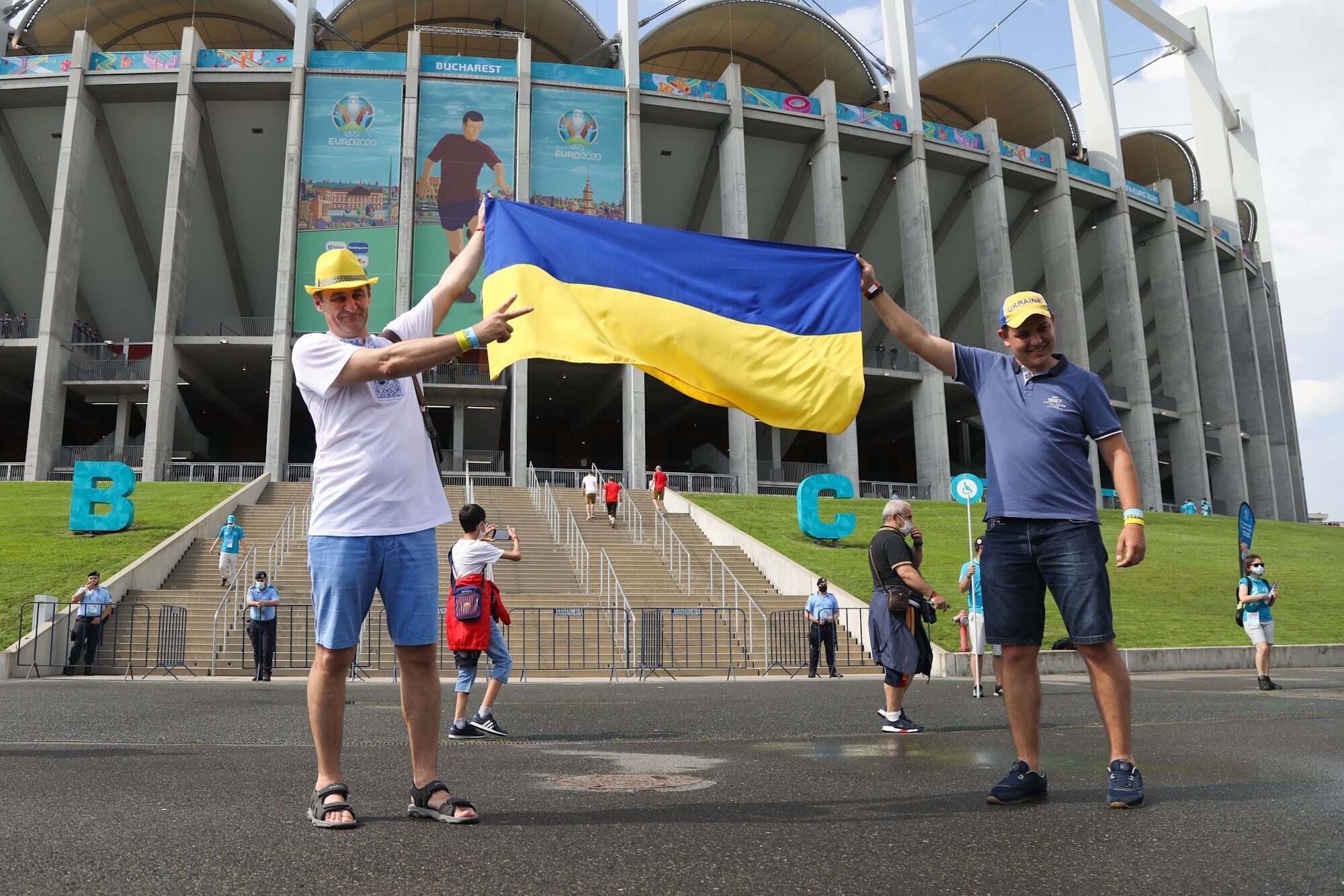 Фанаты сборной Украины в Бухаресте