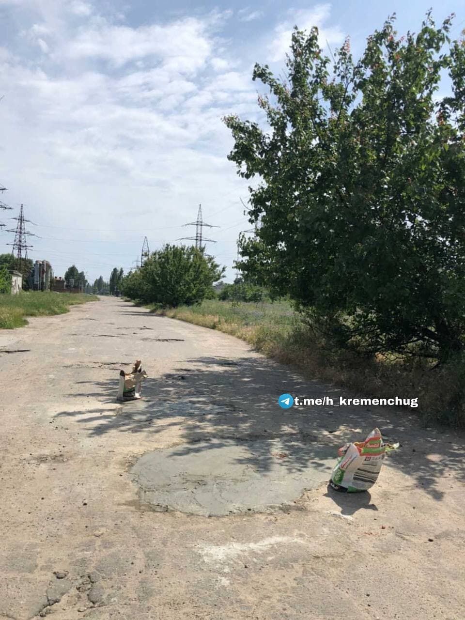 Яму відремонтували спільними зусиллями