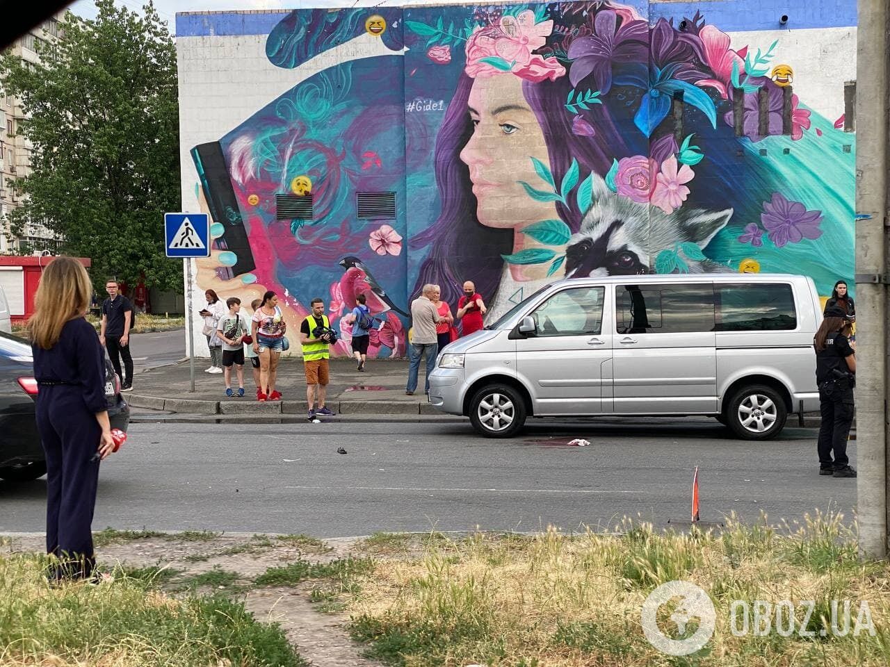 В Киеве машина сбила двух пешеходов