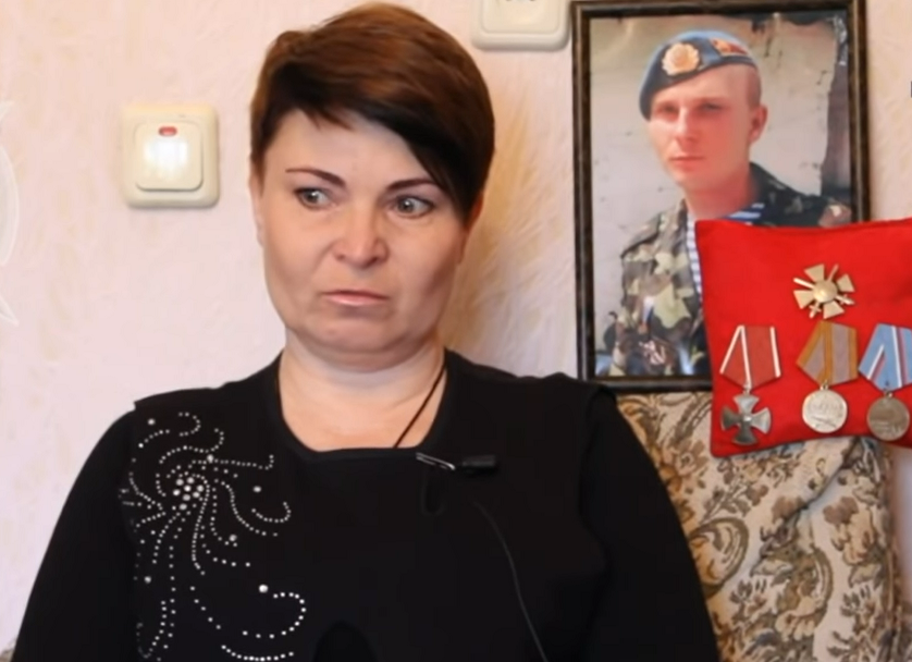 Эпизод интервью с матерью боевика "ДНР".
