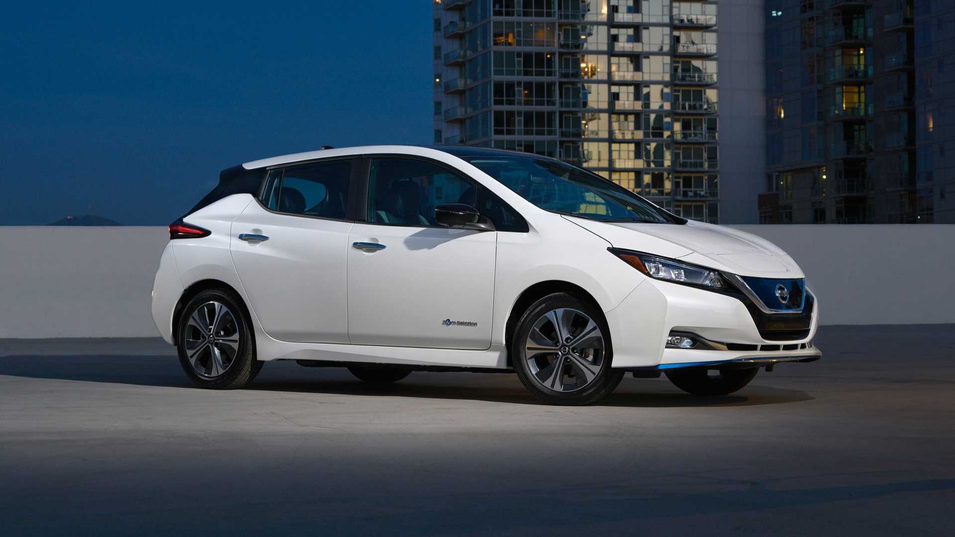 Nissan Leaf может проехать 241 км на одном заряде