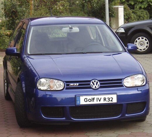 Volkswagen Golf R32 подарил спорткару свой 3,2-литрвоий V6